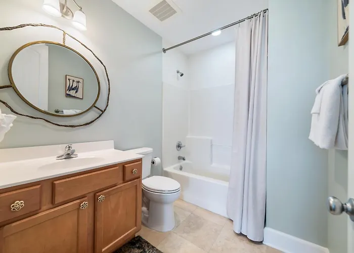 Sailmakers Place Unit 903 * Pensacola