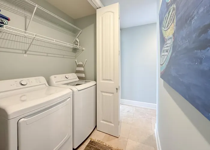 Sailmakers Place Unit 903 * Pensacola